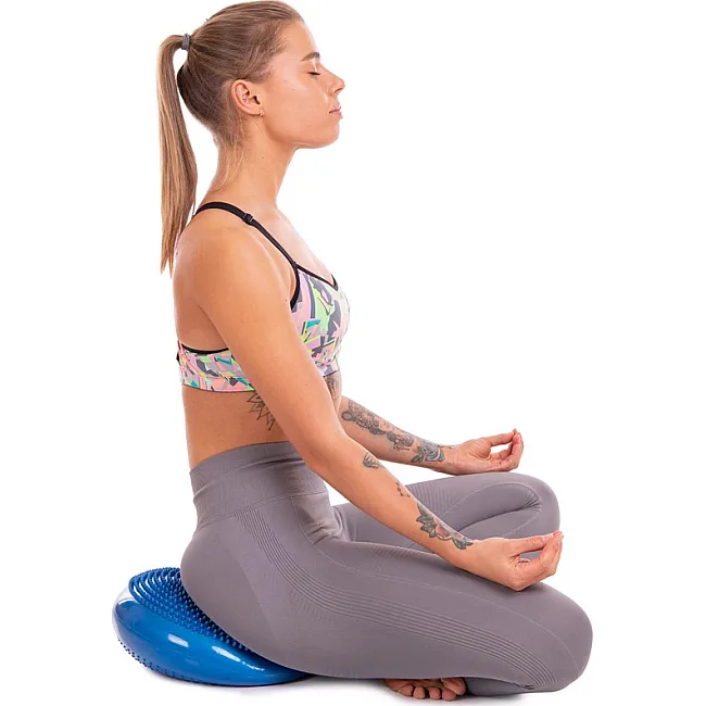 Массажная балансировочная подушка
 диск балансировочный BALANCE CUSHION SP-SPORT
 FI-4272 диаметр-33см (Красный)