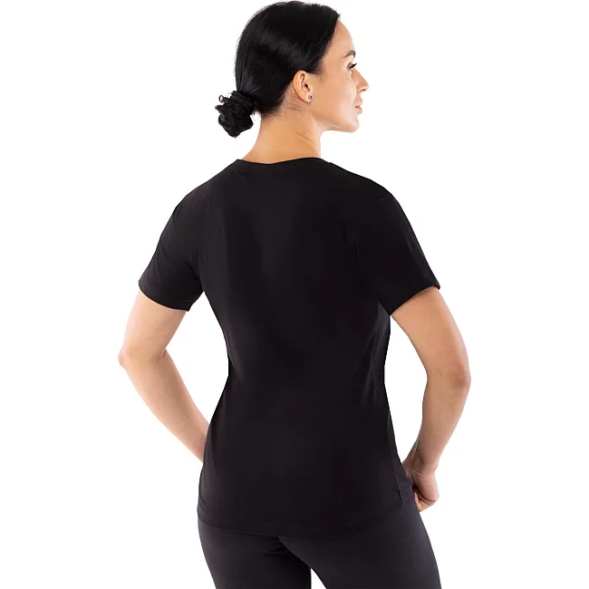 Жіноча футболка JOMA

 VERSALLES 90170

7-100 (Чорний)