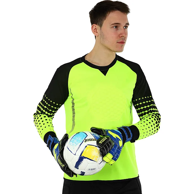 Вратарские перчатки
 профессиональные с защитой пальцев JOMA

 BRAVE 401183-121
 7-12 (Черный-синий-желтый)