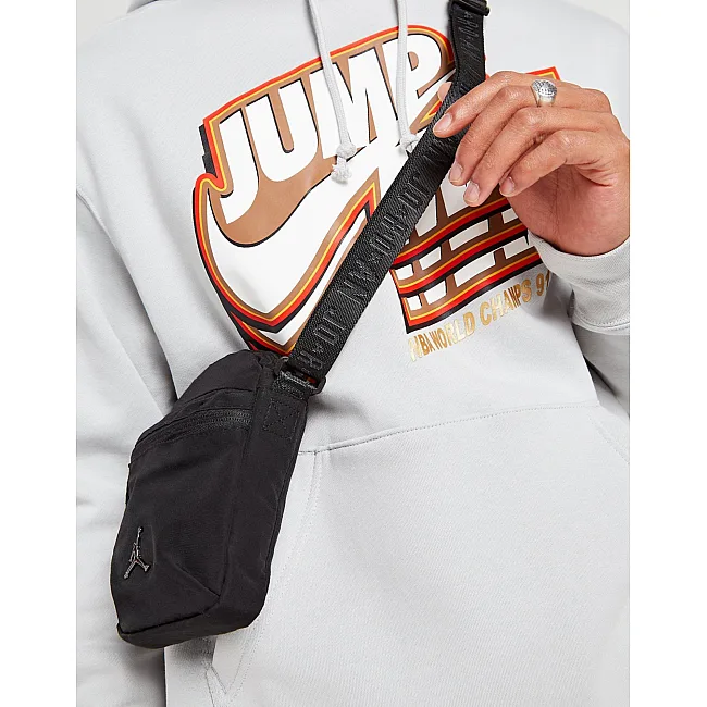 Сумка крос-боді NIKE AIRBORNE FESTIVAL BAG 0,75L чорний 17х12,5х3 см