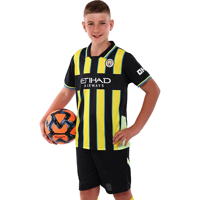 Футбольна форма дитяча із символікою клубу
 MANCHESTER CITY гостьова 2025 SP-SPORT

 CO-4717 20-28 (Чорний-салатовий)