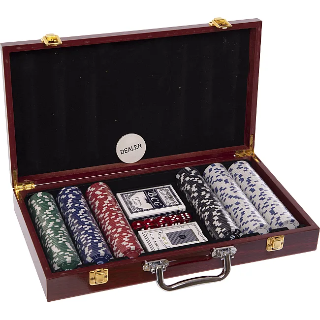 Набор для покера в деревянном кейсе Poker game set SP-SPORT
 IG-6643 300 фишек