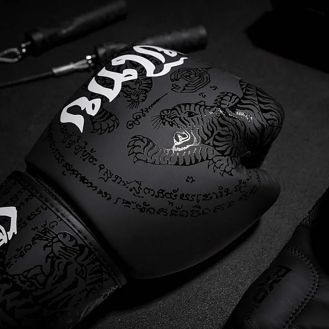 Рукавиці для боксу PHANTOM Muay Thai Black