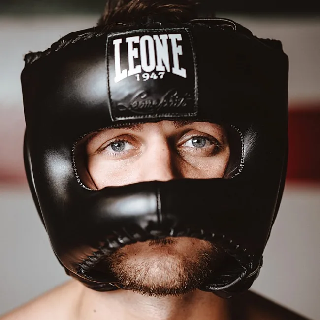 Шлем с бампером LEONE Greatest Black
