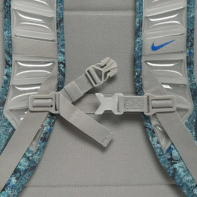 Рюкзак NIKE NK VARSITY ELITE BKPK-AOP SU26 32L зелений, сірий 48 x 31 x 23 см