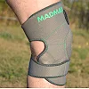 Наколінник-бандаж MADMAX MFA-295 Zahoprene Universal Dark Grey/Green (1шт)