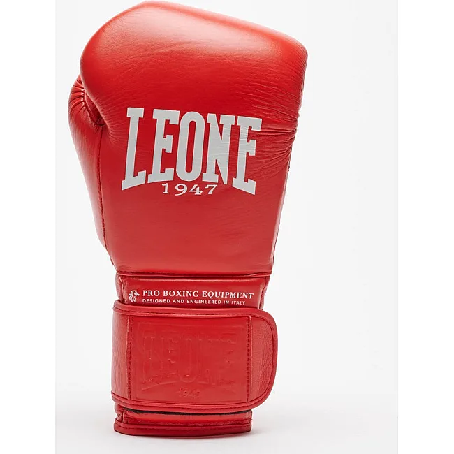 Боксерские перчатки Leone GN111 THE GREATEST Red (бинты 4 м. в комплекте)