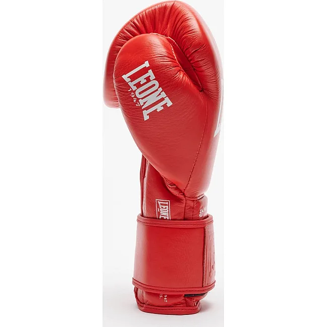 Боксерские перчатки Leone GN111 THE GREATEST Red (бинты 4 м. в комплекте)