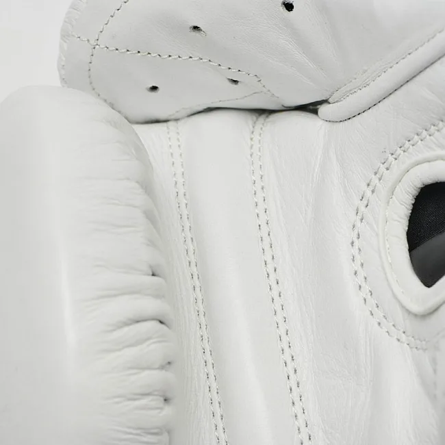 Перчатки для бокса LEONE Greatest White