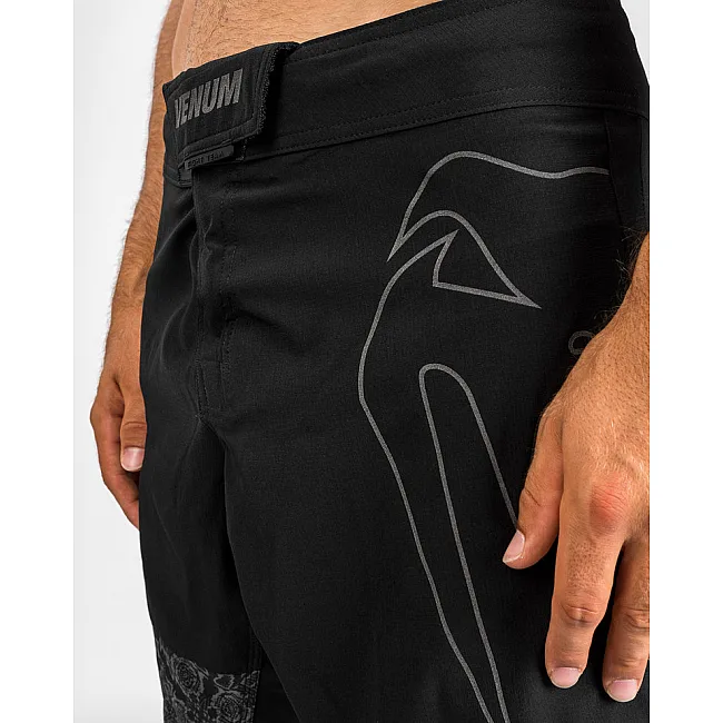 Шорти для ММА VENUM Reflective Light 4.0 Black Black
