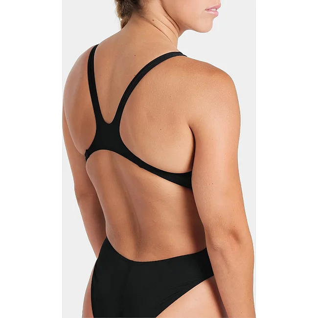 Купальник закрытый для женщин Arena TEAM SWIMSUIT SWIM TECH SOLID черный (для женщин)