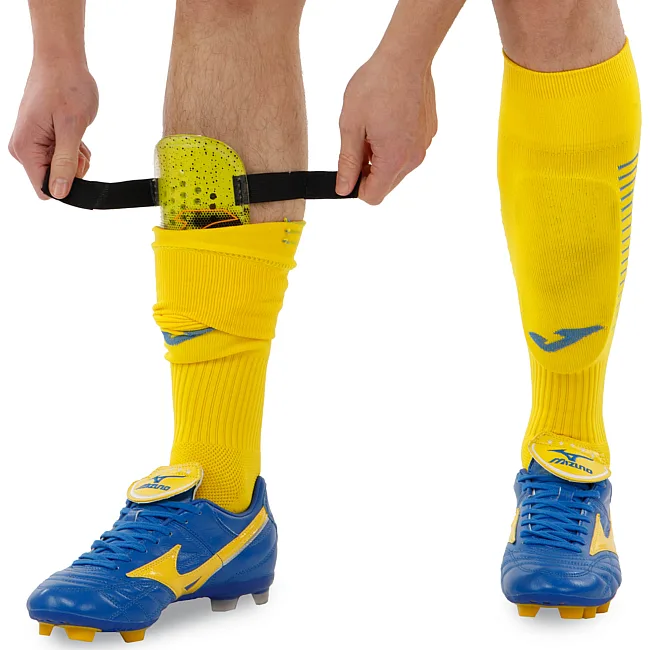 Щитки для футболу
 JOMA

 ATTACK 401161-906 L (Жовто-червоний)