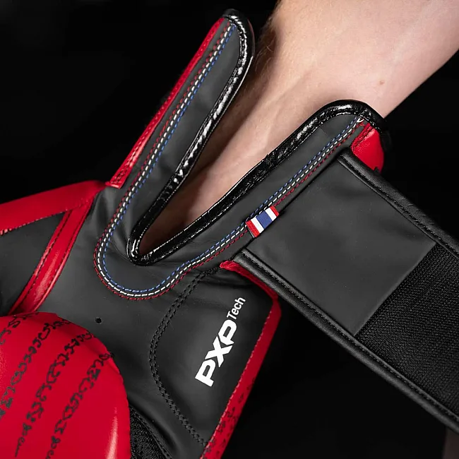 Боксерские перчатки Phantom Muay Thai Red (капа в подарок)