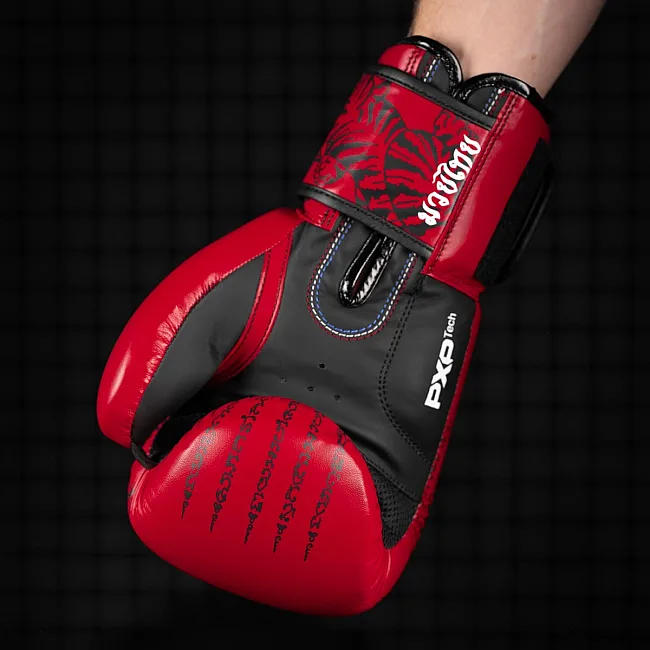 Боксерские перчатки Phantom Muay Thai Red (капа в подарок)