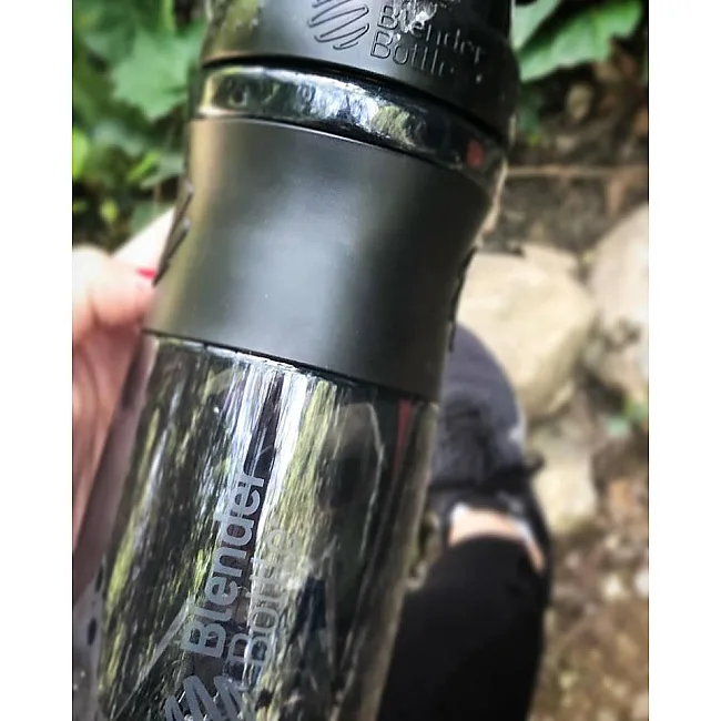 Спортивный шейкер-бутылка BLENDERBOTTLE SportMixer Flip 28oz/820мл Black