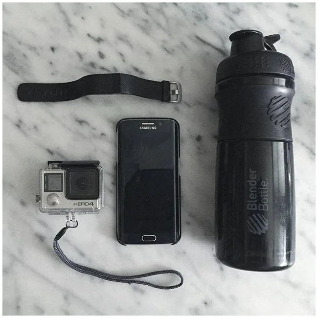 Спортивный шейкер-бутылка BLENDERBOTTLE SportMixer Flip 28oz/820мл Black
