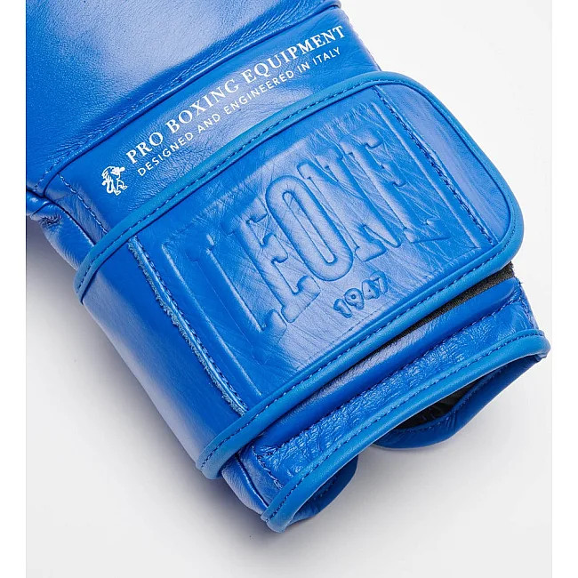 Боксерские перчатки Leone GN111 THE GREATEST Blue (бинты 4 м. в комплекте)